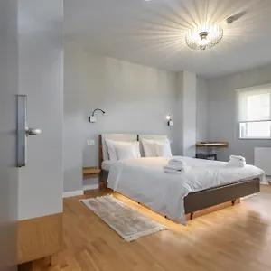 https://pit4u-accommodation.bucharesthotelsnow.com