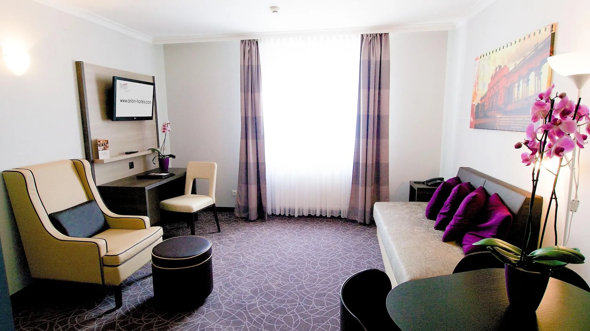 24Hours Apartment Hotel Viena Apartahotel