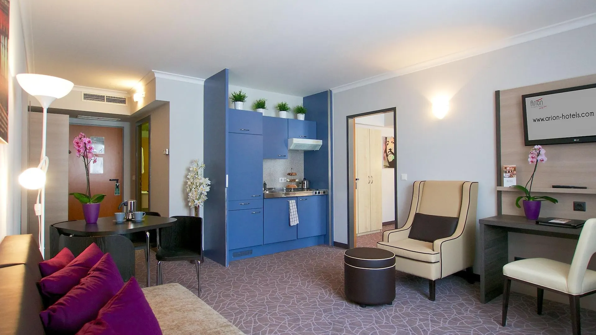 24Hours Apartment Hotel